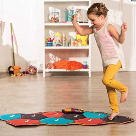 Battat Floor Piano Mat – Electronic Dance Floor Keyboard for Kids - Picture 2 of 4